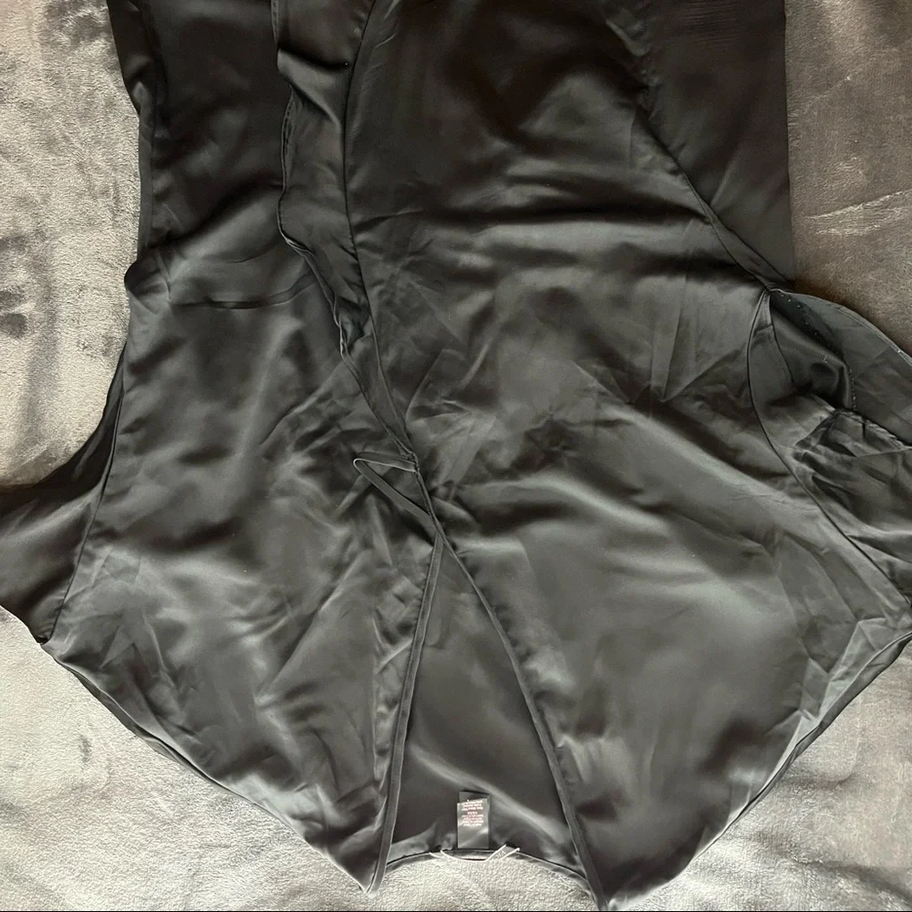 VS Robe - Picture 4 of 6